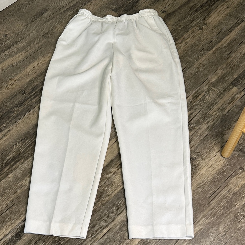 Alfred Dunner‎ White Straight Leg Pants